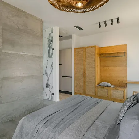 Aegiali Luxury *