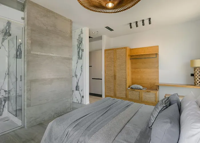 Aegiali Luxury *